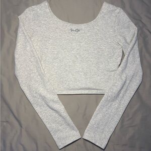 Brandy Melville Long Sleeve Crop Top